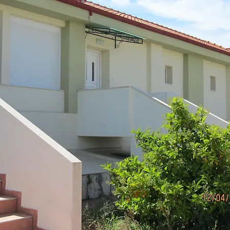 Monopetro Μεταμόρφωση